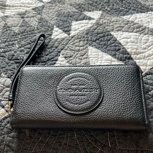 Coach Wristlet wallet